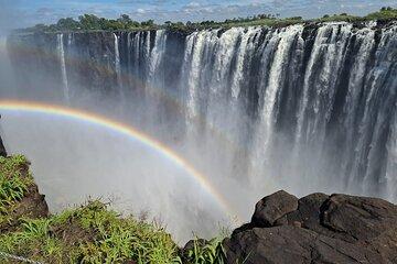 Visit Victoria Falls and Chobe Park with Guide in Spanish