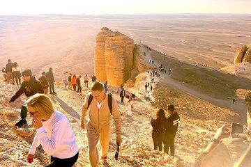 Edge of The World & Deer Sanctuary 4x4 Car Tour in Riyadh