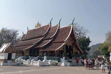 1 Day Pak Ou Caves, Kuang Si Waterfalls and Local Villages