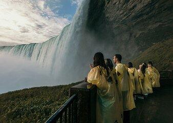Niagara Falls Afternoon Tour with Skip the Line Cruise