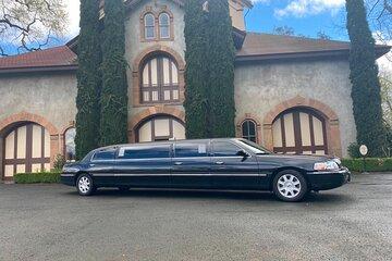 Vineyard Elegance and Wine Tour in Sonoma and Napa City