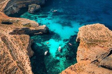 Malta: Private Boat Trip to Comino, Blue Lagoon & Gozo