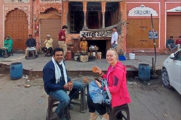 Explore Jaipur, Monuments, Shopping and Food