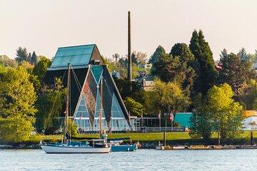 Vancouver City Private Walking Tour with Seal Boat Tour