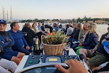 Stockholm: 2-Hour Walking Tour + 1-Hour Electric Boat Ride