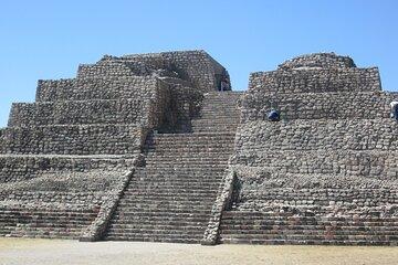 Experience an Archeological Tour in Canada de la Virgen