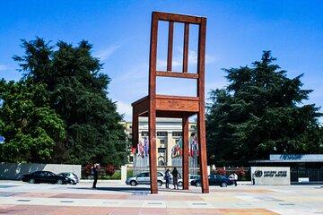 Geneva walking tour: International Diplomatic Heritage & apéritif