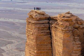 Edge of the World in–Hiking Adventure and Sunset Viewing in a 4x4