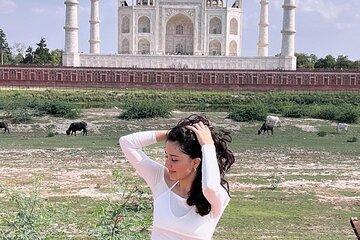 Private Sunrise Taj Mahal, Agra Fort and Baby Taj from Delhi
