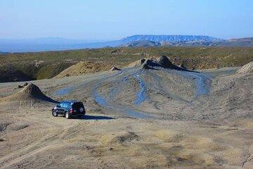 Off Road Gobustan and Mud Volcanoes 4WD Tour