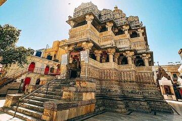 Private Full Day Udaipur Tour with Optional Guide