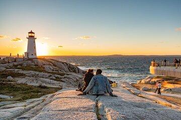 Peggy’s Cove Adventure and Halifax City Private Tour