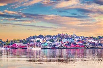 Discover Lunenburg and Mahone Bay Luxury Guided Tour