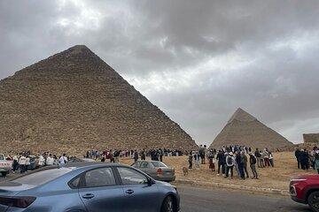Giza Pyramids Private Tour with Egyptologist Guide