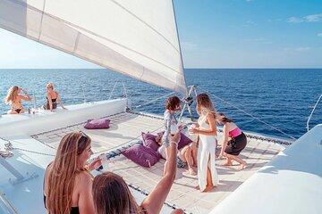 Barcelona Sailing Cruise and Party Passport Experience