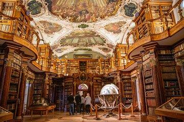 Old Town Tour with Cathedral and Collegiate Library
