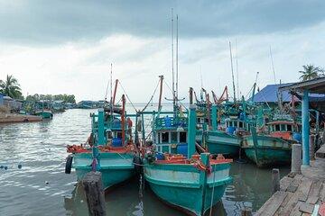 Kampot Sunset Seafood Fishing by Local Boat