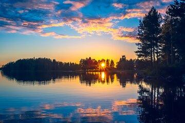Lapland Adventure Day Tour: From Best Attractions to Midnight Sun