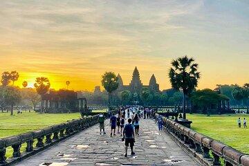 Full Day Tour, Phnom Penh to Siem Reap Angkor & Return Back