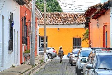 Visit of the village of Suchitoto and Cihuatan Rumerie