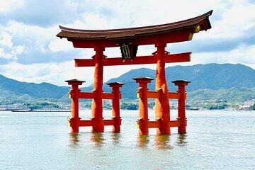 Day Trip to Hiroshima and Miyajima by Bullet Train from Osaka