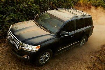 Premium Safari Adventure in a Land Cruiser V8