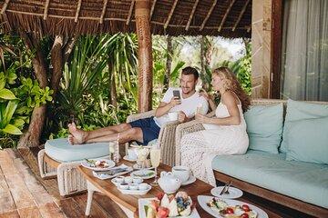 Private Wine Tastings, 3 Wine Farms Full-Day Tour