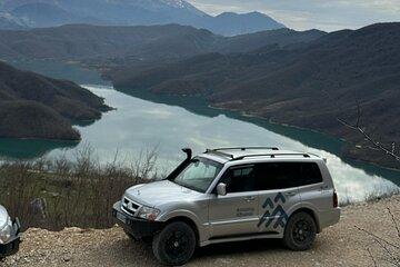 Tirane/Durres: Lake Bovilla & Kruja Castle with 4x4 Offroad Tour