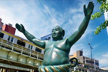Step into tradition, sumo wrestlers and geisha