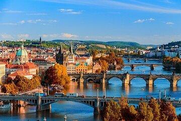 Private transfer from Vienna to Prague