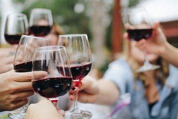 Hvar Wine Tour with Wine Tasting in a Local Winery