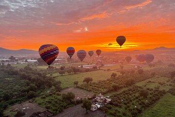 Teotihuacan Tour from CDMX with Transportation and Breakfast