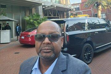 Black SUV Luxury limousines Transportation Services