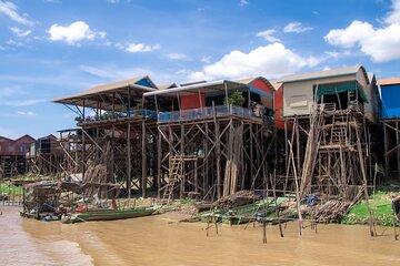 Kampong Phluk and Tonle Sap Lake Small Group Tour