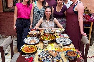 Fez Cultural Tour: Family Lunch & Historic Medina Exploration