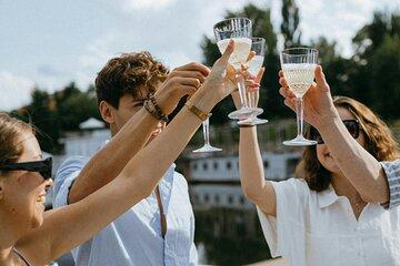 Stockholm Pizza Cruise and Scenic Boat Tour