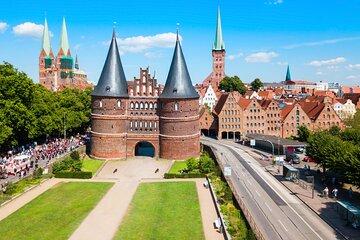 In the footsteps of the Hansa in Lübeck with a Local