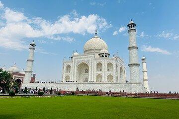 Sunrise Taj Mahal, Agra Fort & Baby Taj Tour from Delhi by Car