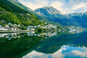 Guided tour to Hardangerfjord with Waterfalls and Ferry Crossing