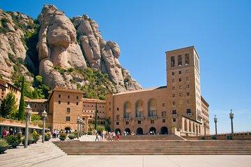 Private Montserrat Tour with Monastery Visit and Lunch