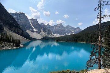 Moraine Lake and Lake Louise Small Group Tour