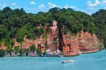 Leshan Giant Buddha+Huanglongxi or Buddha Temple Private Day Tour
