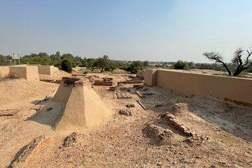 Harrapa Ancients and Hazrat Farid Shrine Guided Tour with Lunch