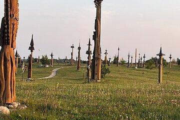 From Vilnius: Hill of Angels, Užutrakis Manor & Trakai Castle