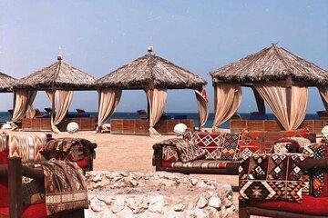 Doha: Full-Day Desert safari With BBQ Dinner and Camp Activities