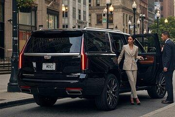 Curbside SUV Transfer from O`Hare/Midway to Downtown Chicago