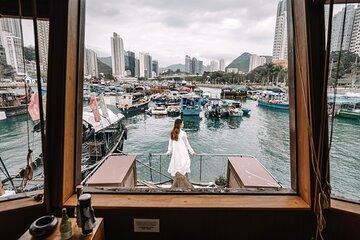 Vintage: British-styled Antique Houseboat Experience