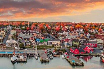 Discover Lunenburg and Mahone Bay Luxury Guided Tour