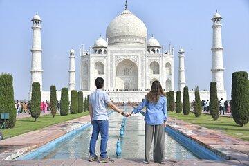 All Inclusive Taj Mahal and Red Fort from Delhi By Car and Guide