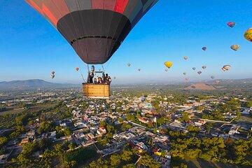 Balloon Flight with Tour and Entrance to Teotihucan